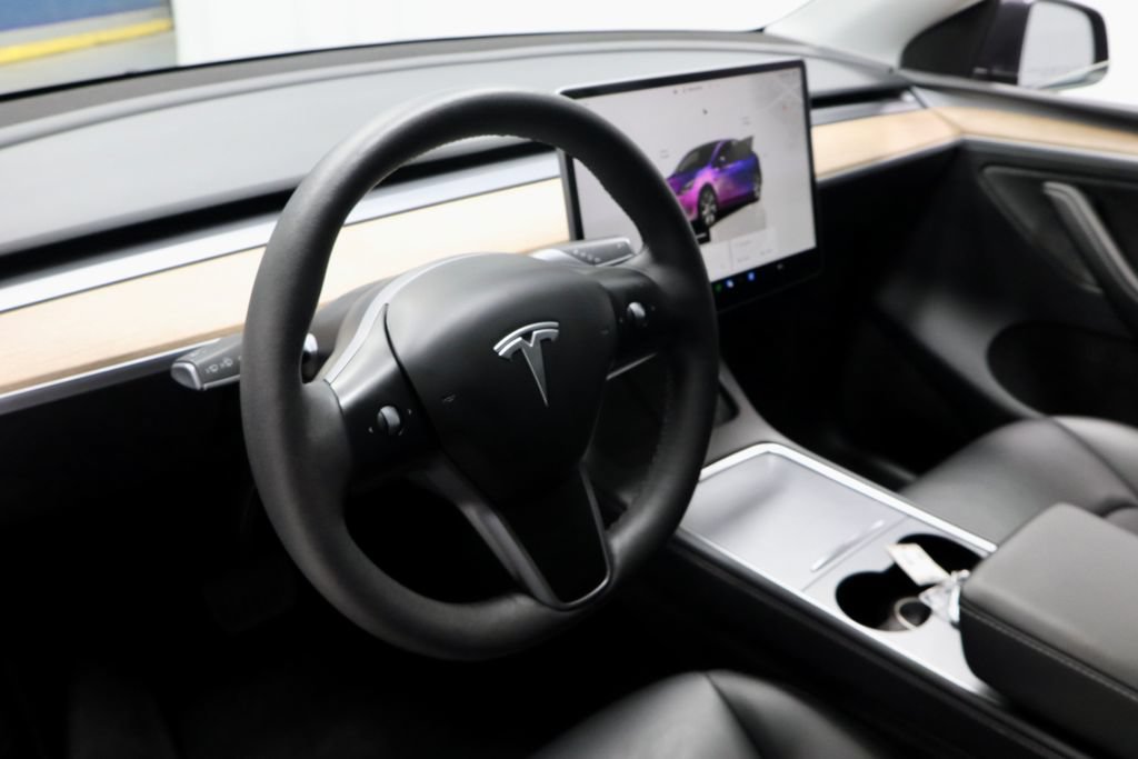 Used 2024 Tesla Model Y Long Range AWD/4WD image 26