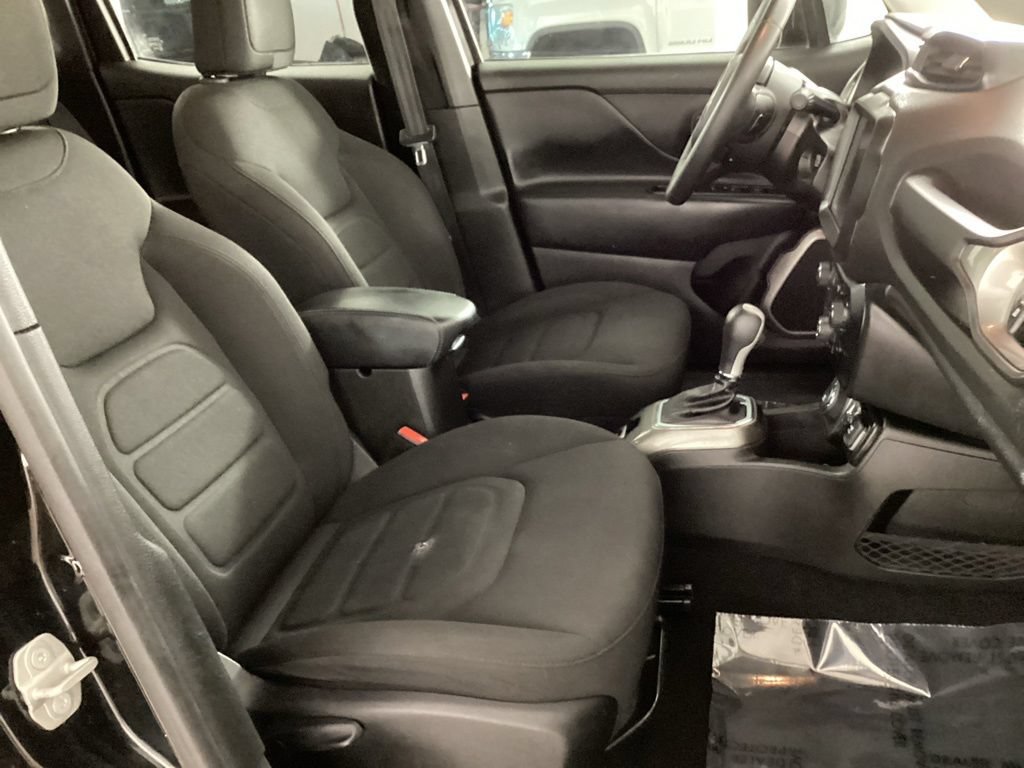 Used 2022 Jeep Renegade Latitude AWD/4WD image 20