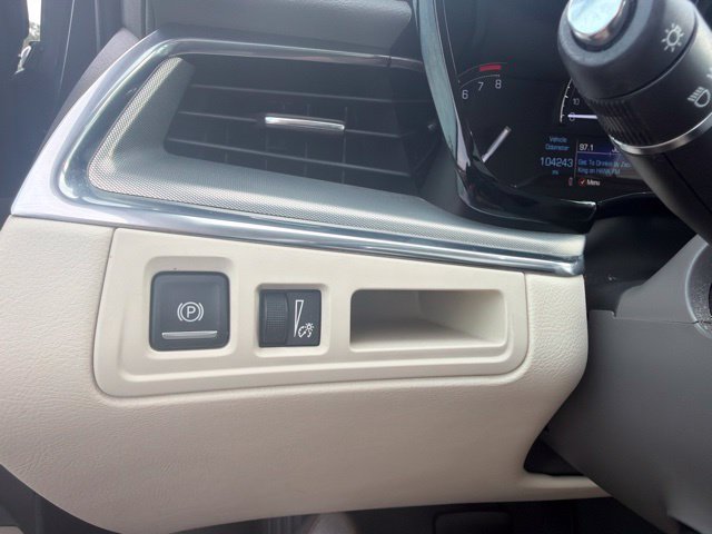 Used 2018 Cadillac XT5 Premium Luxury FWD image 31