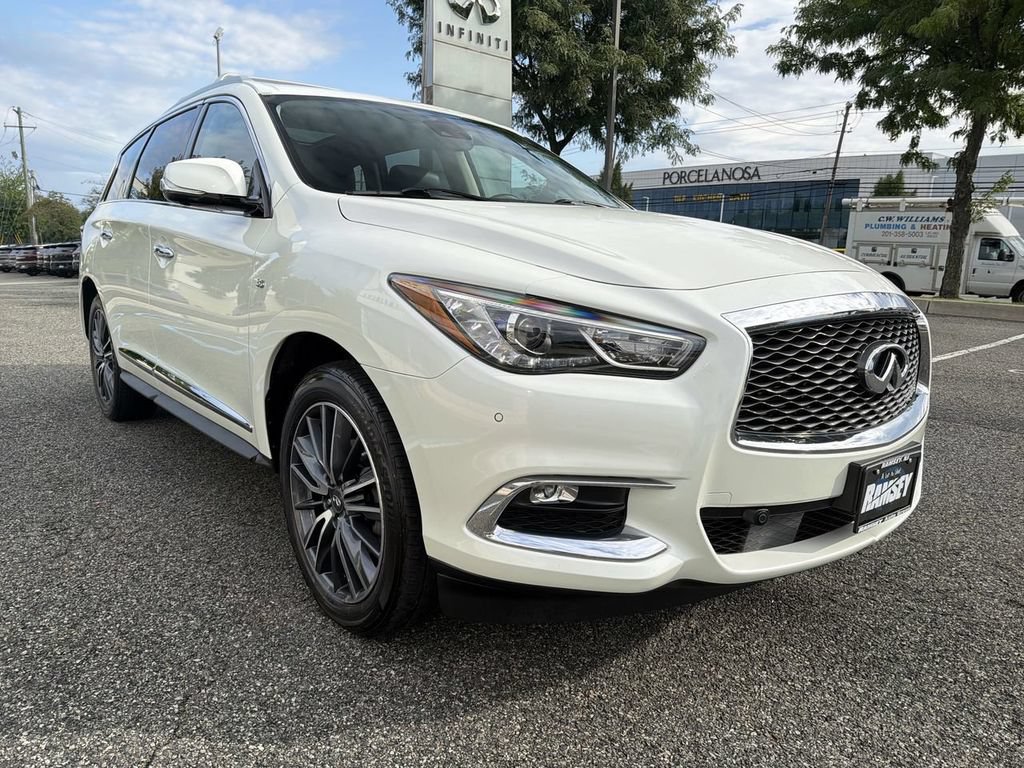 Used 2017 INFINITI QX60 Luxe w/ Deluxe Technology Package AWD/4WD image 2