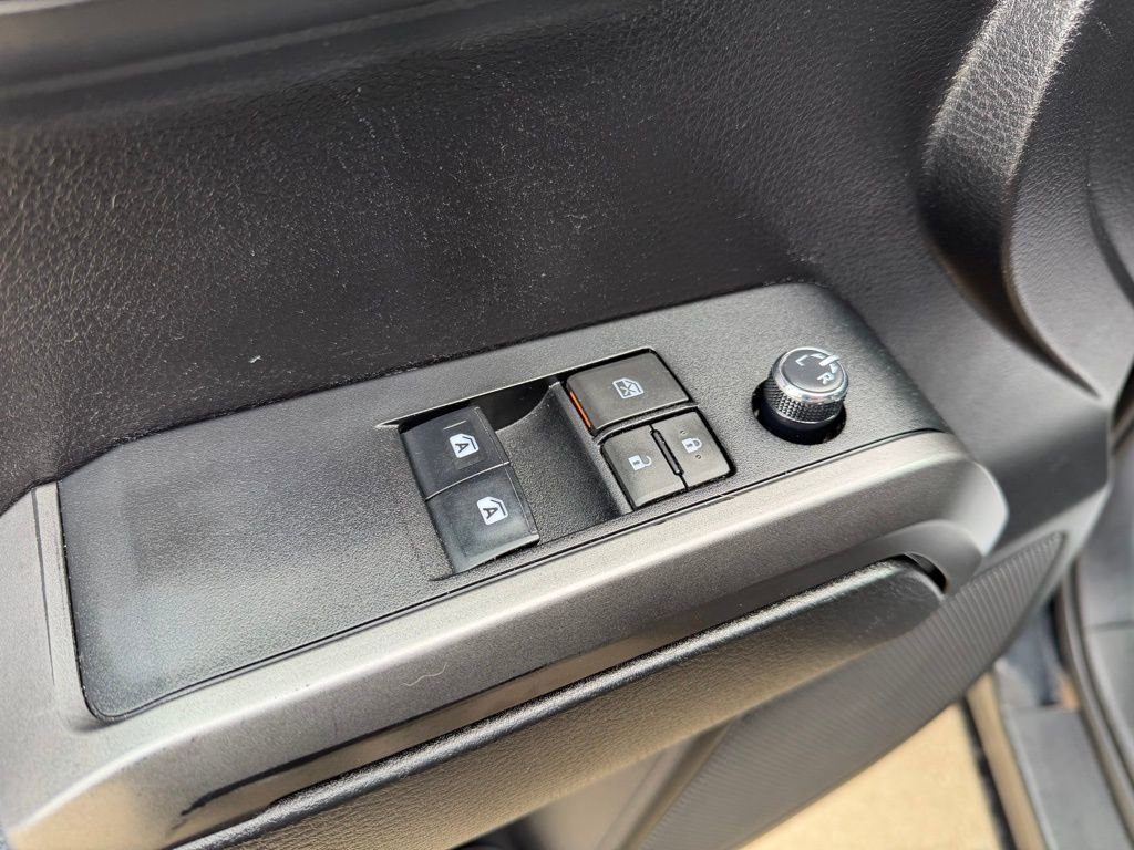 Used 2017 Toyota Tacoma TRD Sport w/ Premium & Technology Package image 10