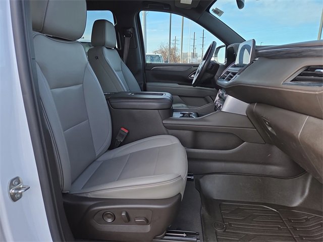 Used 2022 GMC Yukon SLT w/ SLT Luxury Package image 19