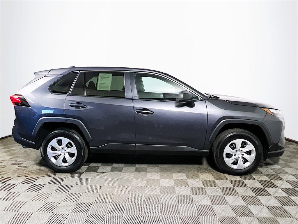 Used 2024 Toyota RAV4 LE image 9