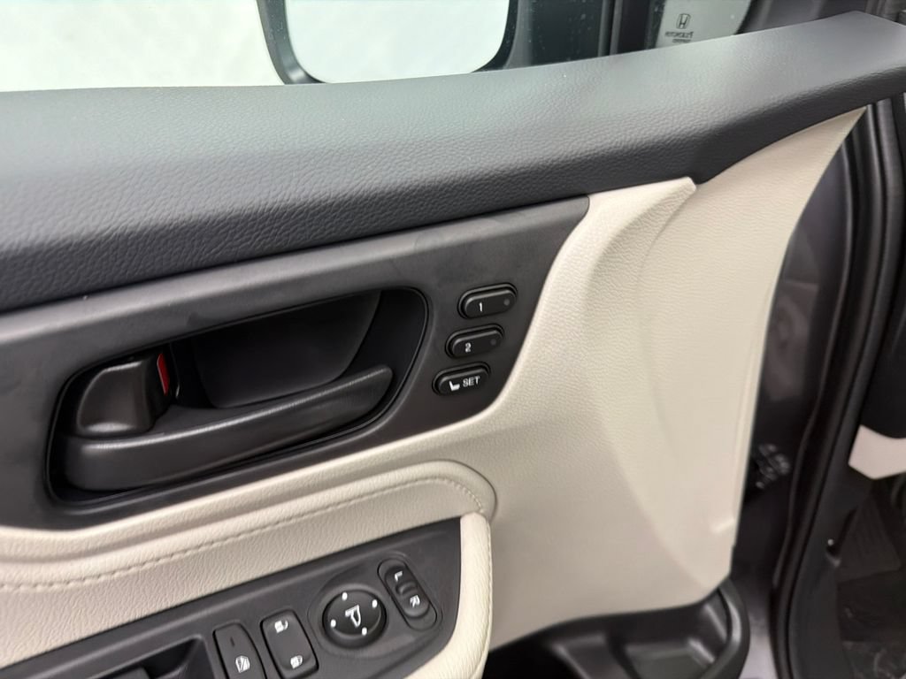 New 2027 Honda Odyssey EX-L image 12