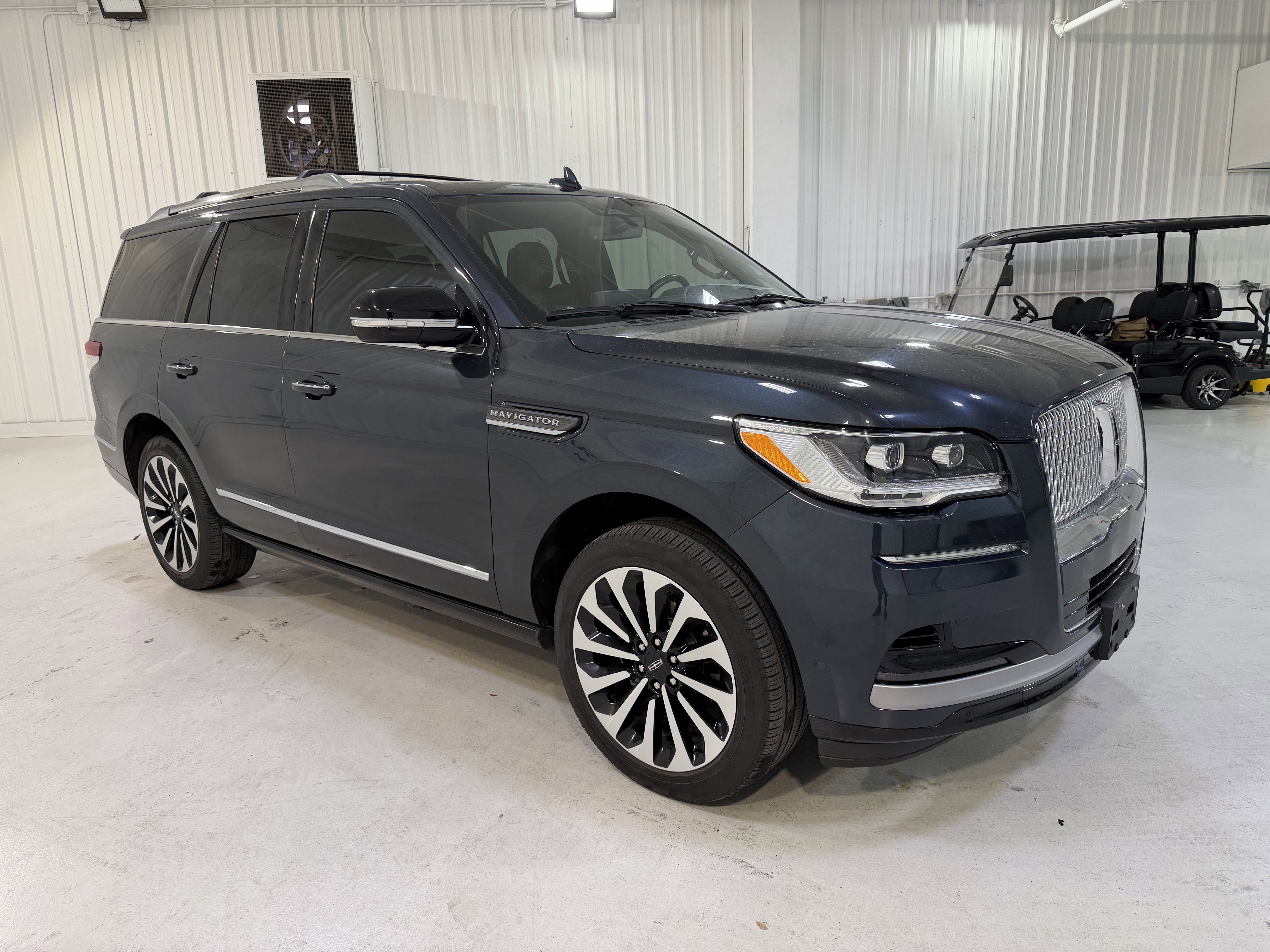 Used 2022 Lincoln Navigator Reserve image 7