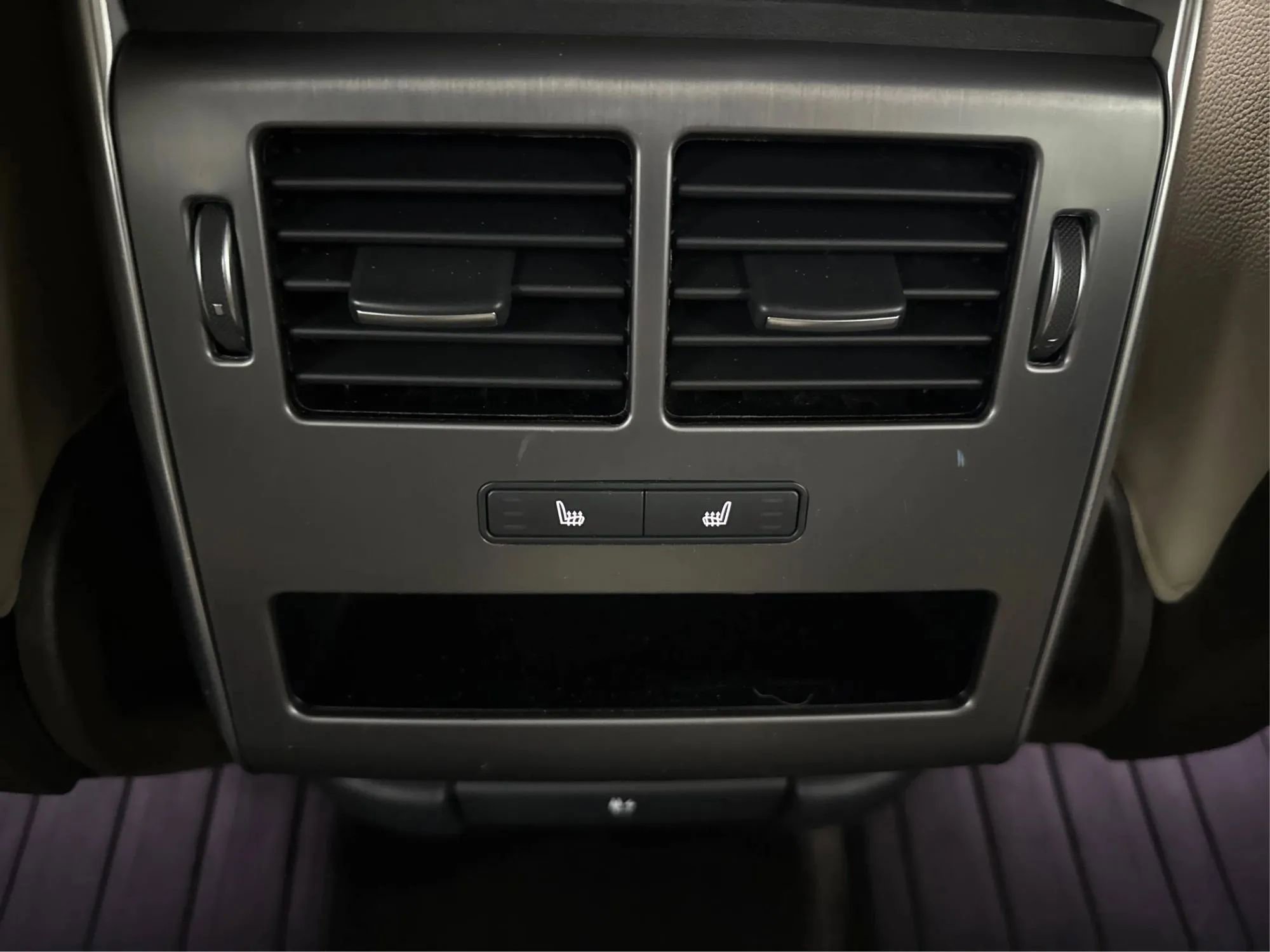 Used 2018 Land Rover Range Rover Sport SE image 33