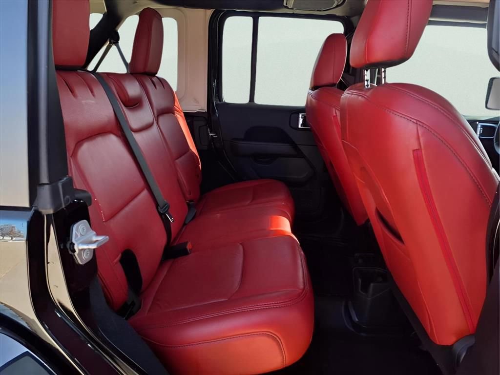 Used 2021 Jeep Wrangler Unlimited Sahara w/ Uconnect 4C Nav & Sound Group AWD/4WD image 12