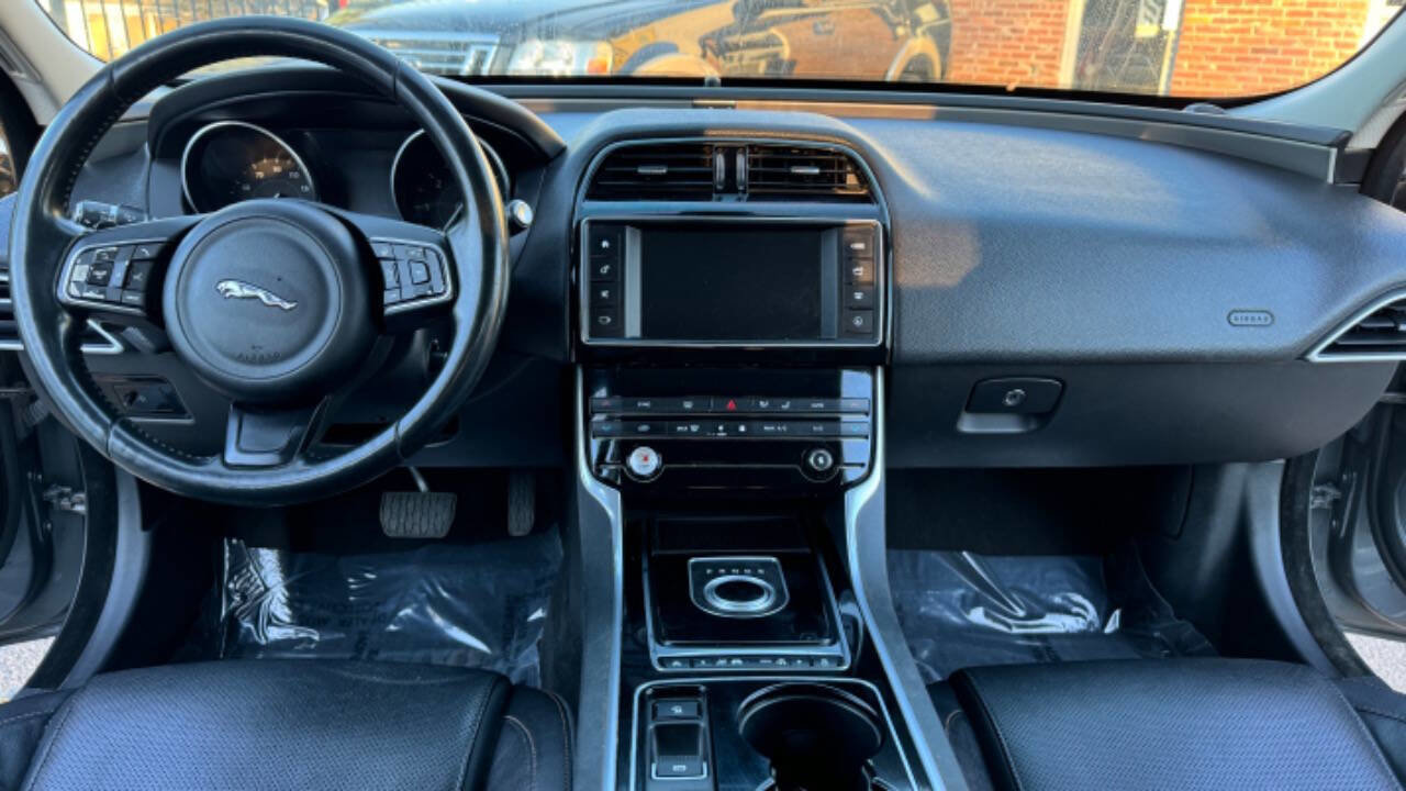 Used 2017 Jaguar XE Prestige image 19