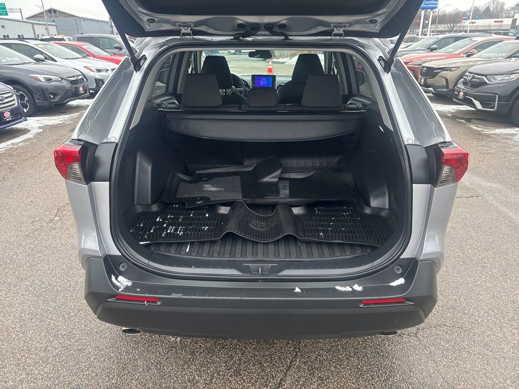 Used 2025 Toyota RAV4 XLE image 7