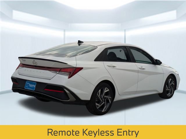 Used 2025 Hyundai Elantra Sport image 6