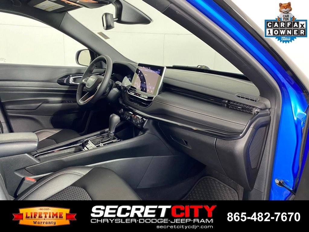 Used 2024 Jeep Compass Latitude w/ Convenience Group AWD/4WD image 33