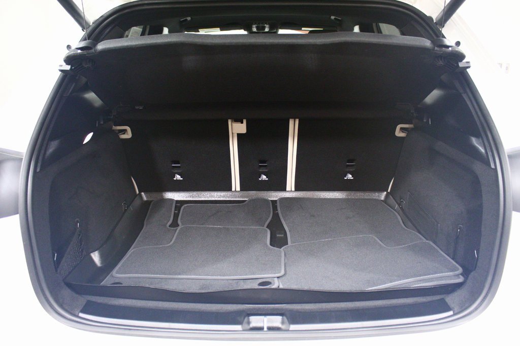 Used 2025 Mercedes-Benz GLA 250 4MATIC image 26