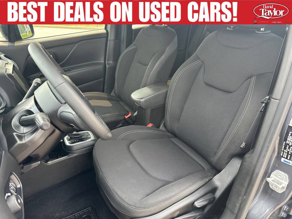 Used 2023 Jeep Renegade Altitude AWD/4WD image 11