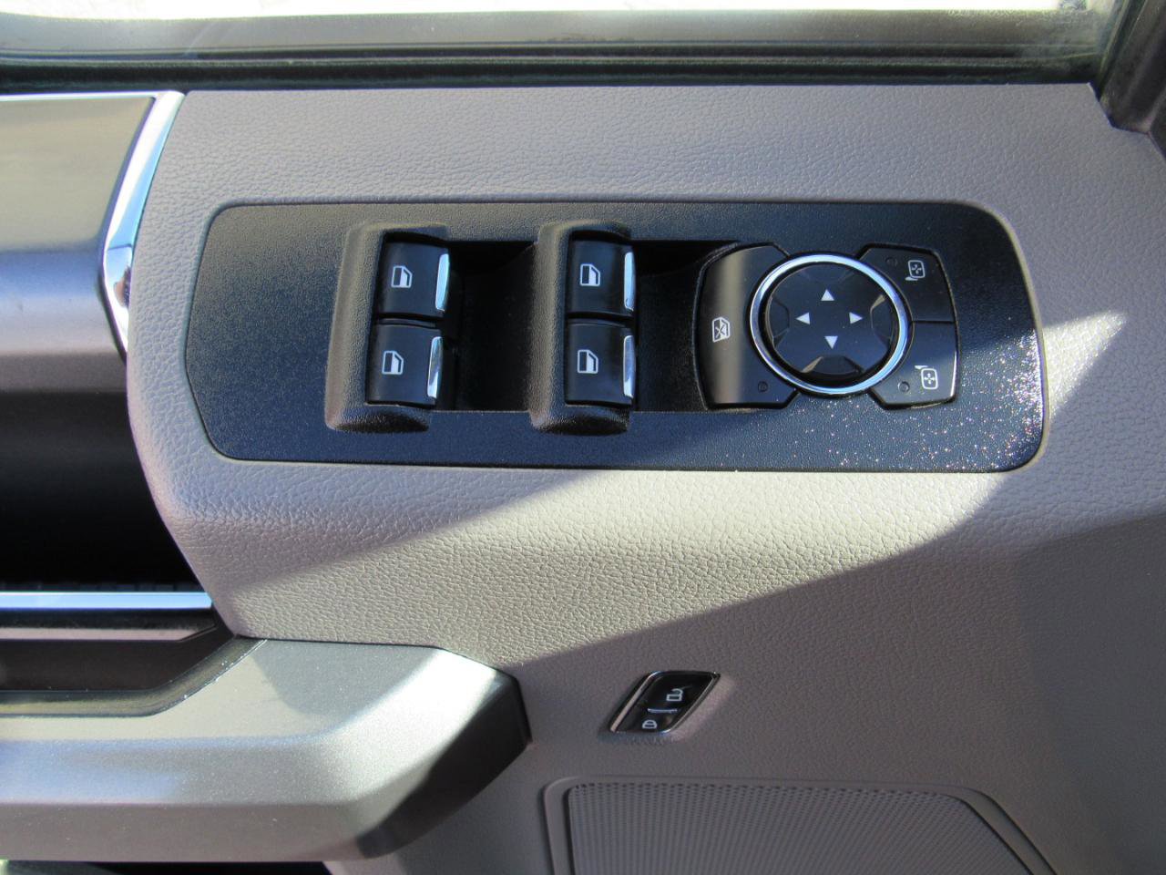 Used 2018 Ford F150 XLT w/ Equipment Group 302A Luxury image 9