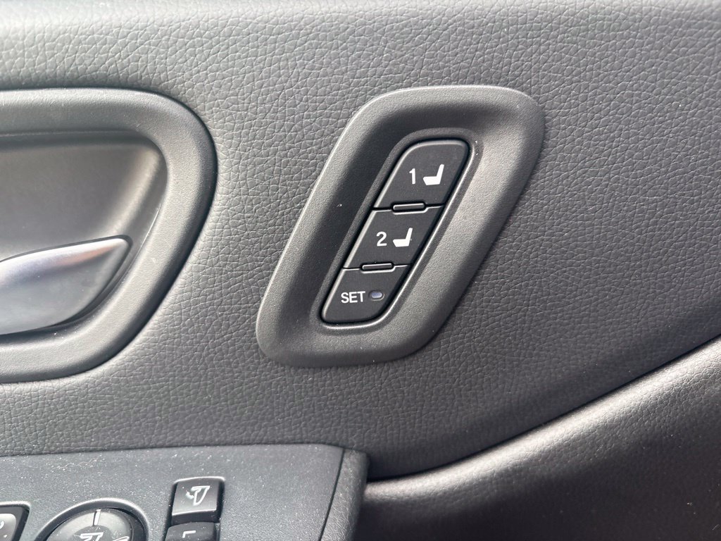 Certified 2025 Honda Pilot TrailSport image 10