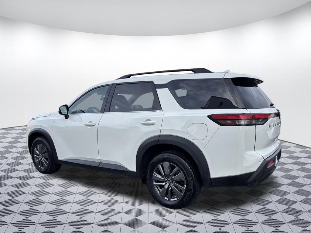 Used 2025 Nissan Pathfinder SV AWD/4WD image 5