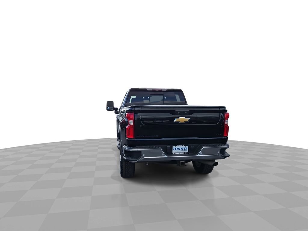 Used 2022 Chevrolet Silverado 3500 LTZ w/ LTZ Plus Package image 7