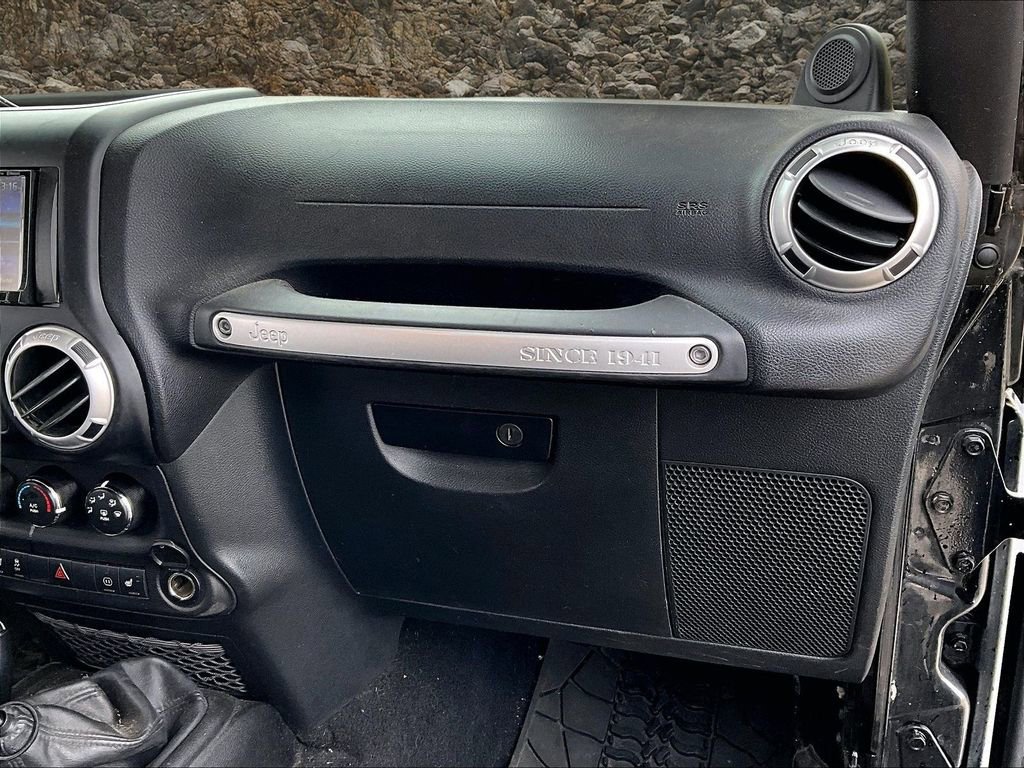 Used 2012 Jeep Wrangler Unlimited Sahara w/ Dual Top Group image 13