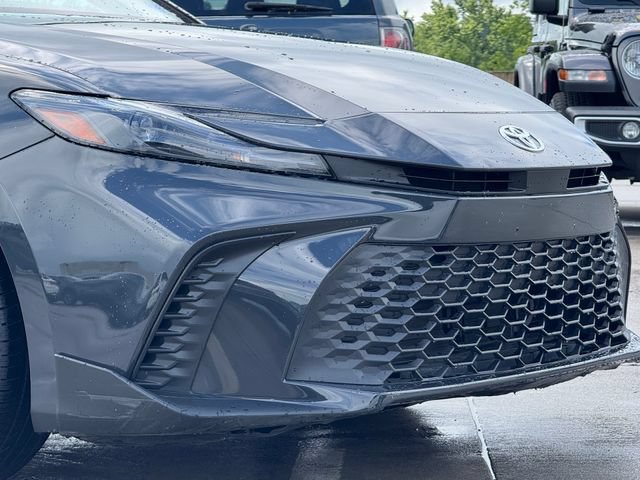 Used 2025 Toyota Camry SE FWD image 2