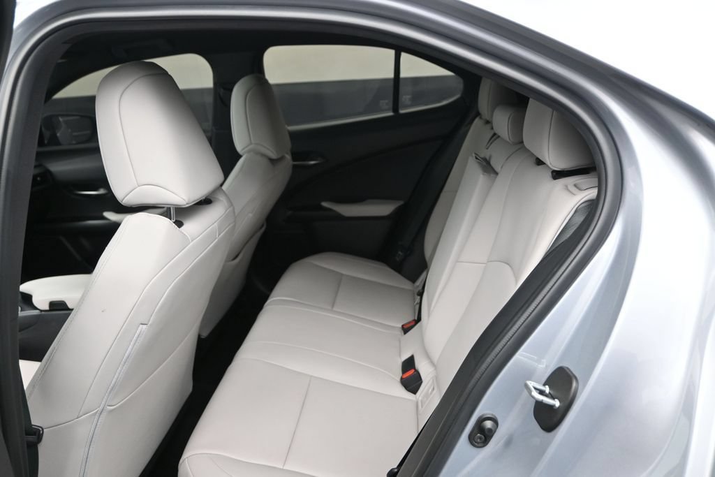 Used 2023 Lexus UX 250h FWD w/ Accessory Package (Z2) image 18