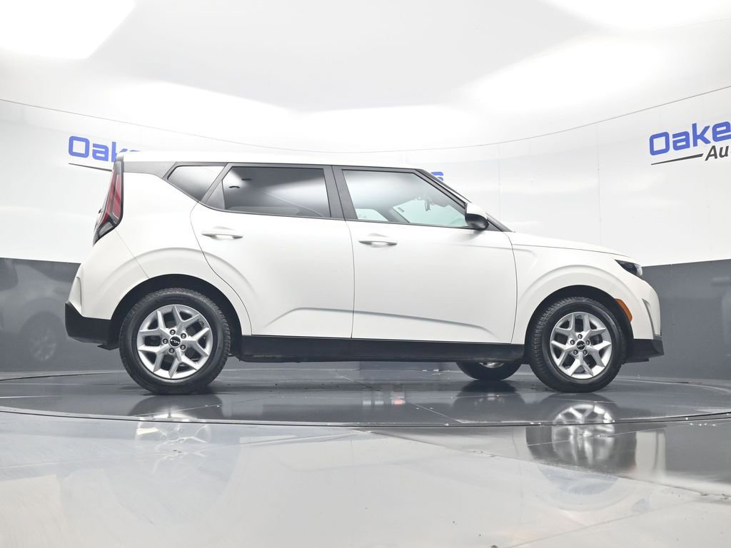 Used 2023 Kia Soul LX w/ LX Technology Package image 42