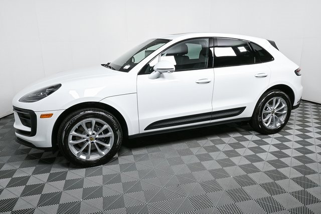 New 2025 Porsche Macan video 2