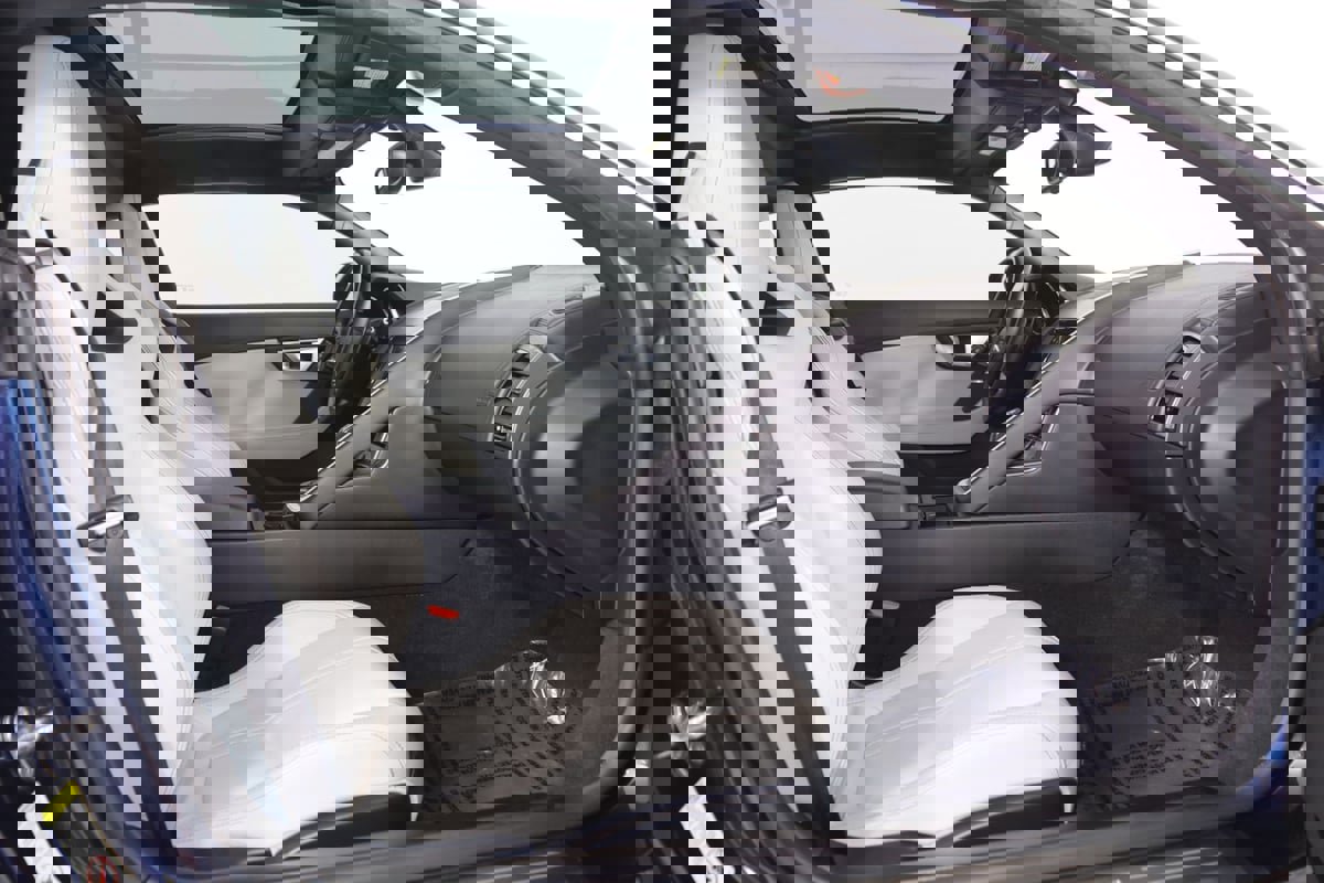 Used 2016 Jaguar F-TYPE Coupe image 13