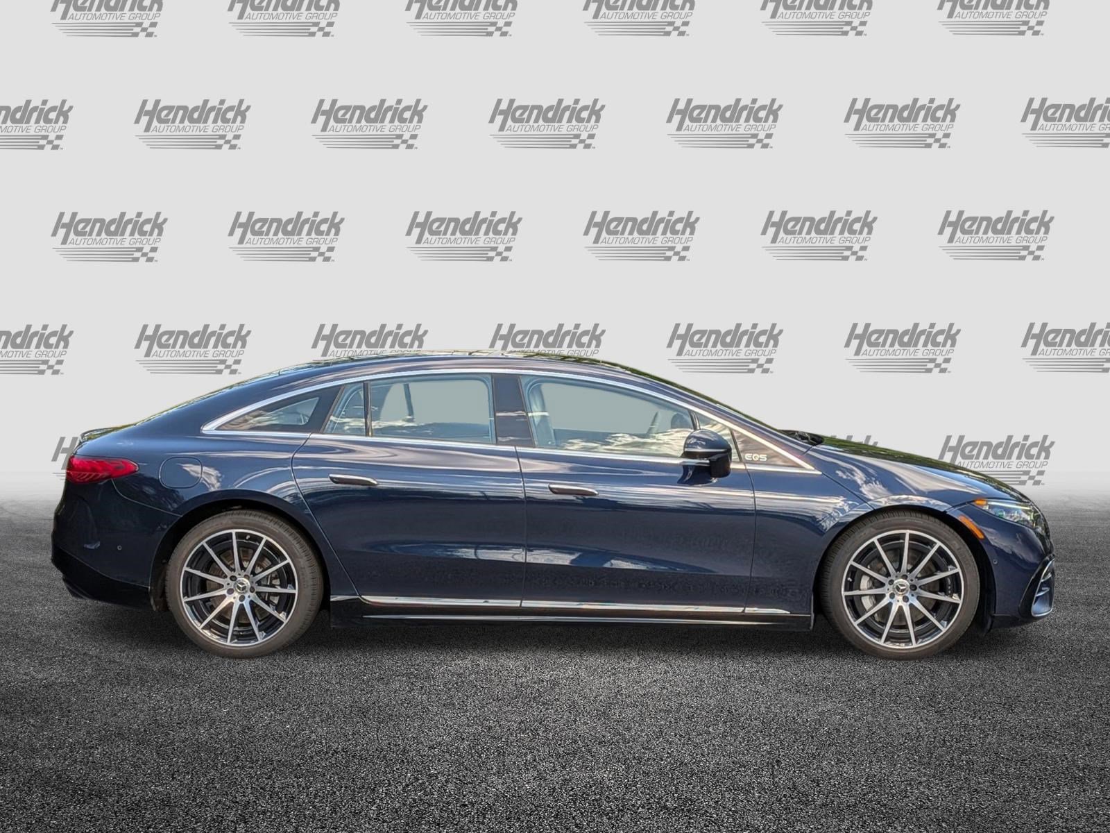 Used 2022 Mercedes-Benz EQS 580 4MATIC Sedan image 11