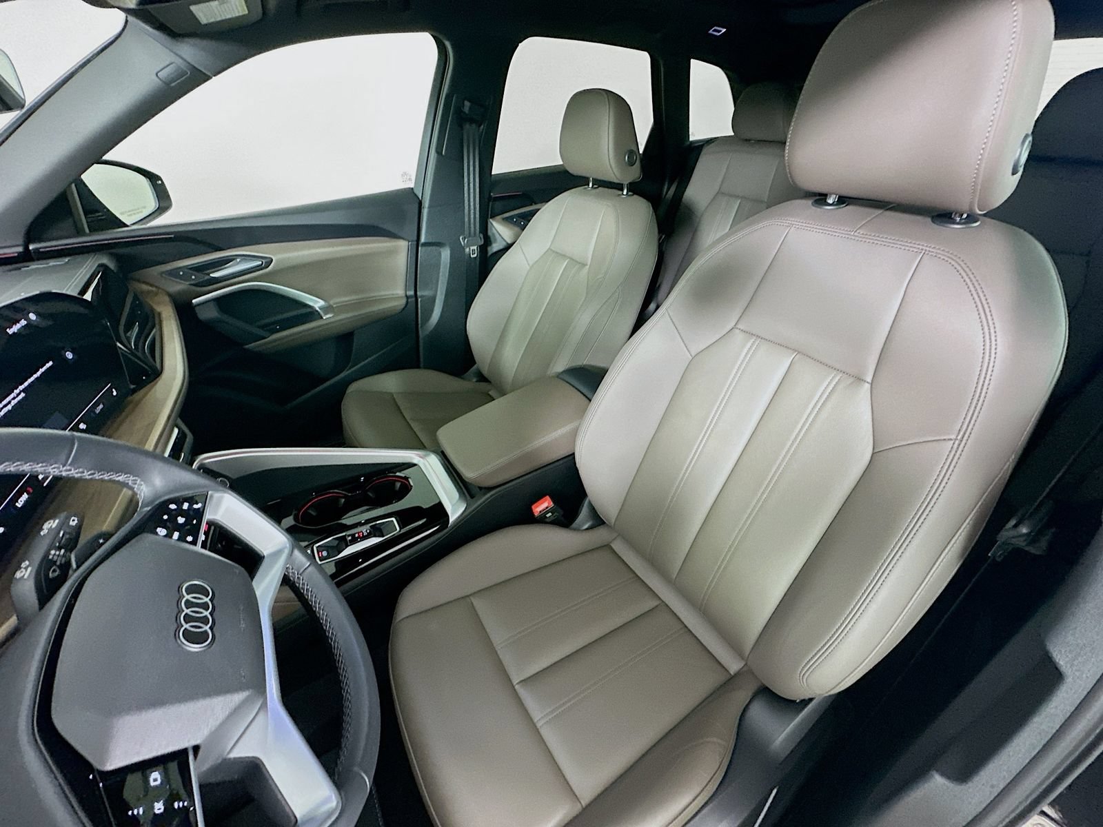 Used 2025 Audi Q5 Premium AWD/4WD image 33