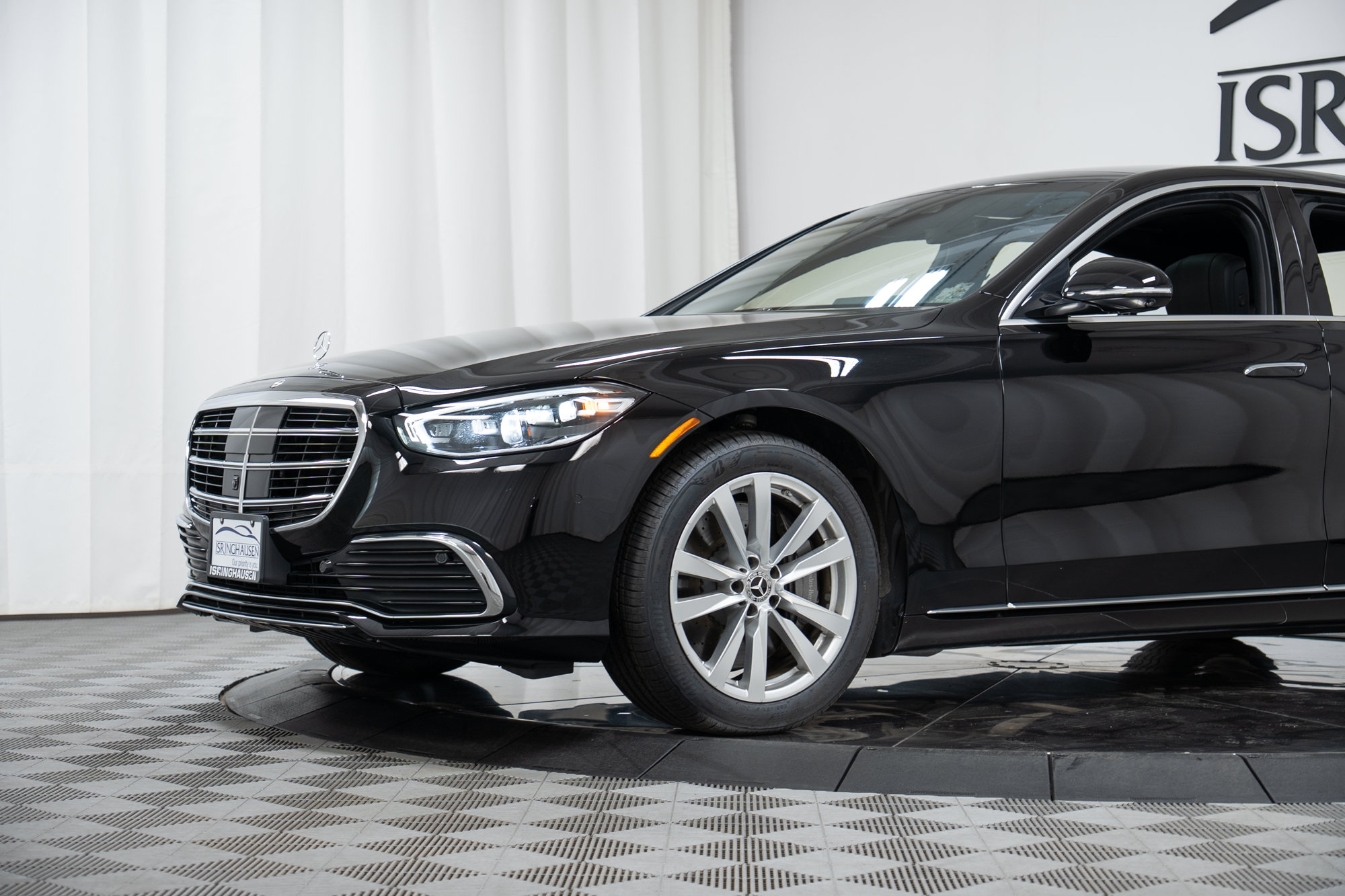 Certified 2023 Mercedes-Benz S 500 4MATIC w/ 3D Technology Package image 24
