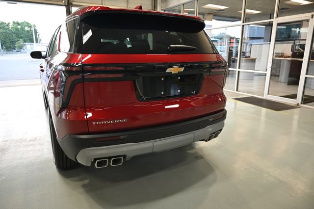 New 2026 Chevrolet Traverse LT w/ LPO, Floor Liner Package FWD image 6