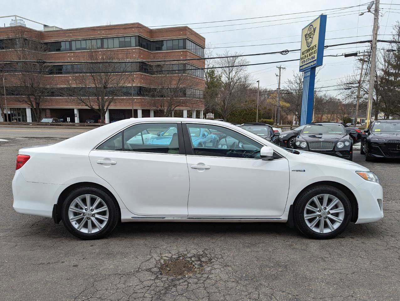 Used 2013 Toyota Camry XLE w/ Leather Pkg FWD image 6