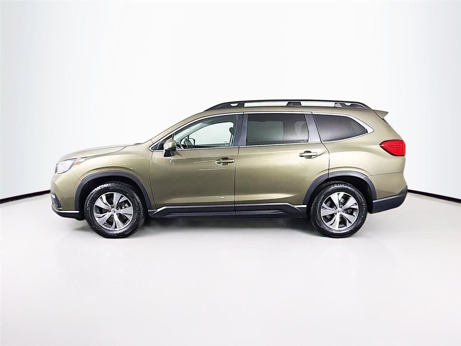 Used 2022 Subaru Ascent Premium w/ Convenience Package image 4