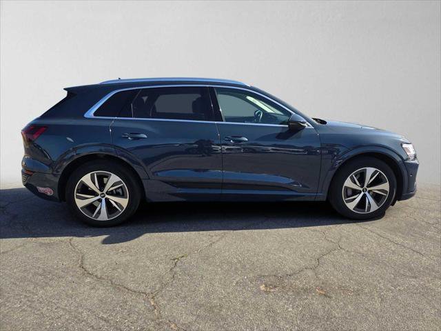 Used 2024 Audi Q8 e-tron Premium Plus w/ Premium Plus Package AWD/4WD image 2