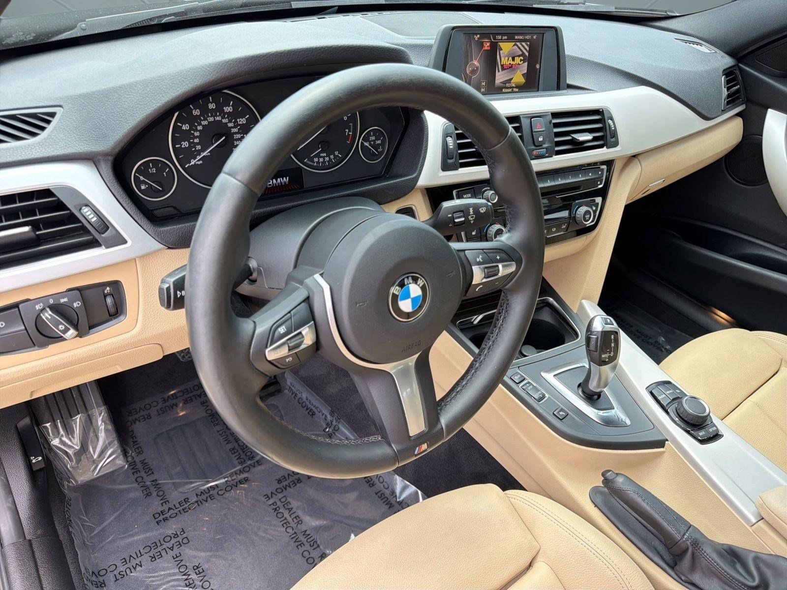 Used 2017 BMW 320i Sedan RWD image 4