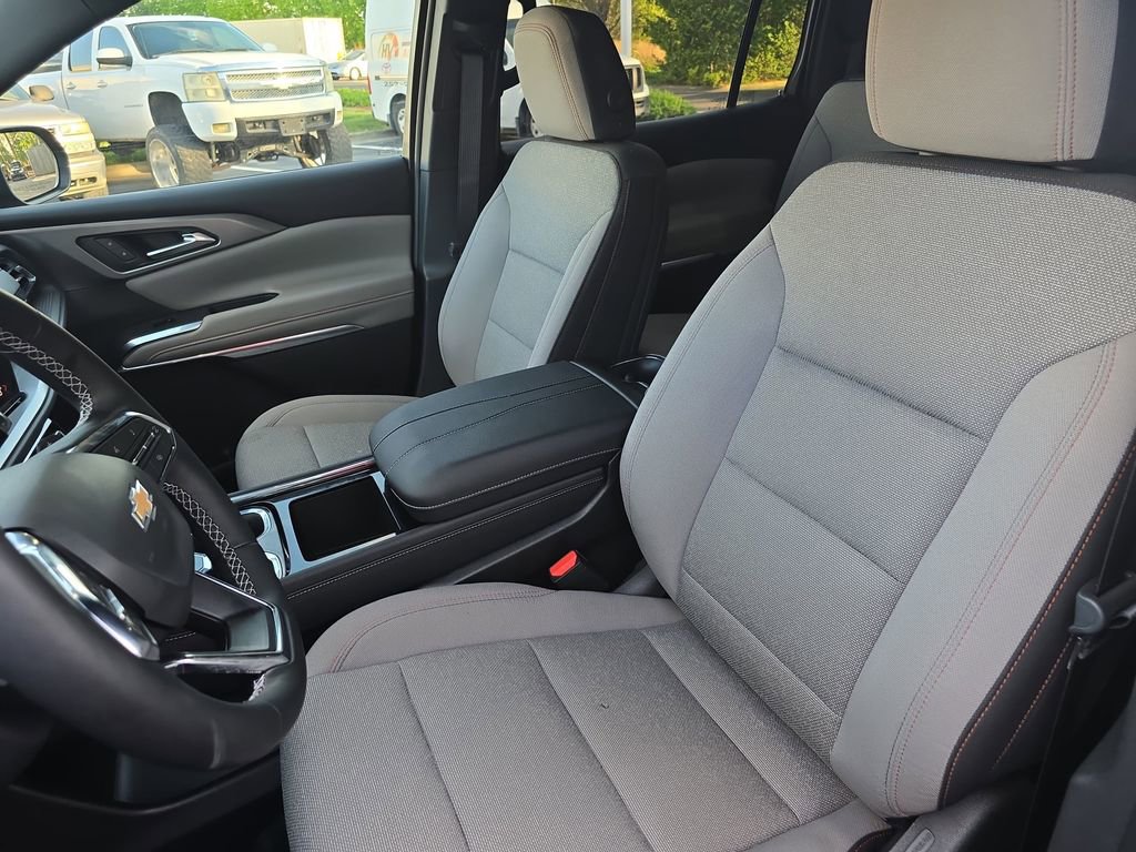 Used 2026 Chevrolet Traverse LT w/ Driver Confidence Package FWD image 15