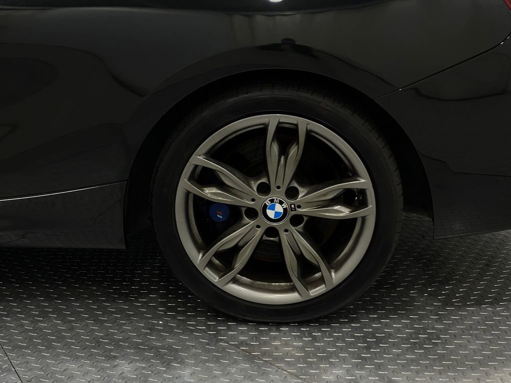 Used 2016 BMW M235i Convertible image 33