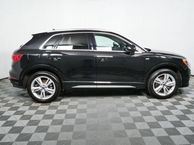 Used 2022 Audi Q3 2.0T Premium AWD/4WD image 2