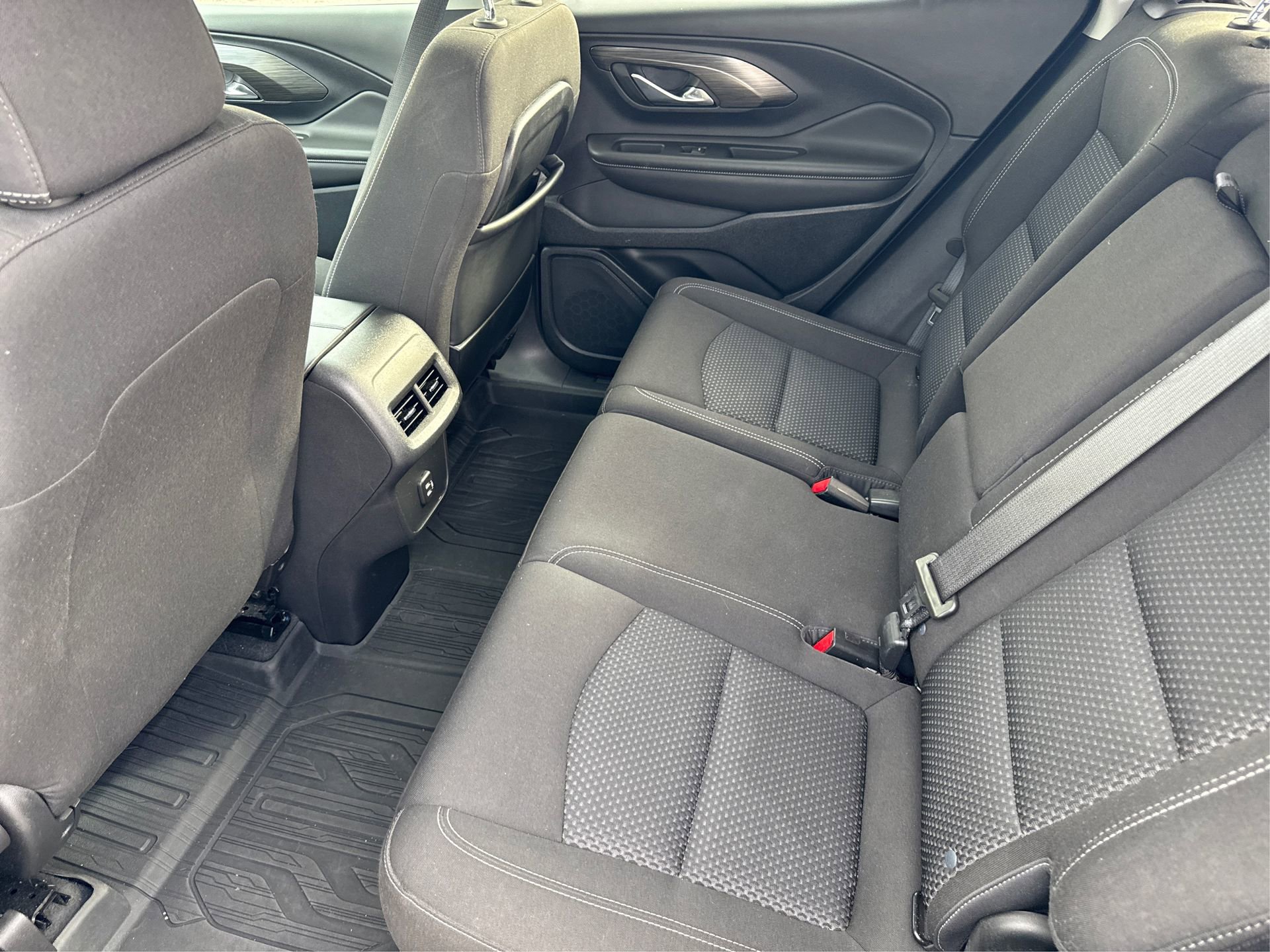 Used 2022 GMC Terrain SLE w/ Elevation Edition image 12