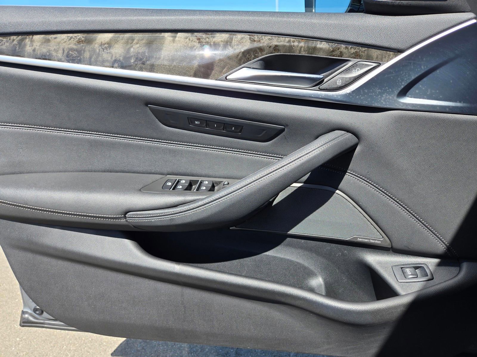 Used 2023 BMW 530i w/ Premium Package image 15