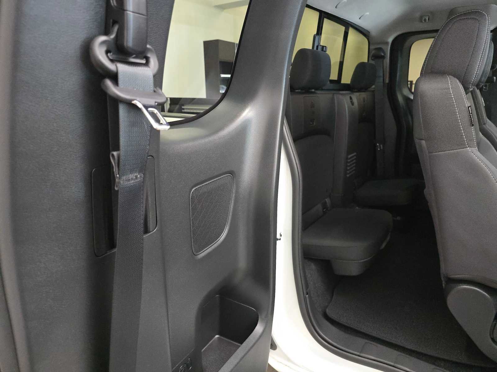 Used 2024 Nissan Frontier SV w/ SV Convenience Package RWD image 25