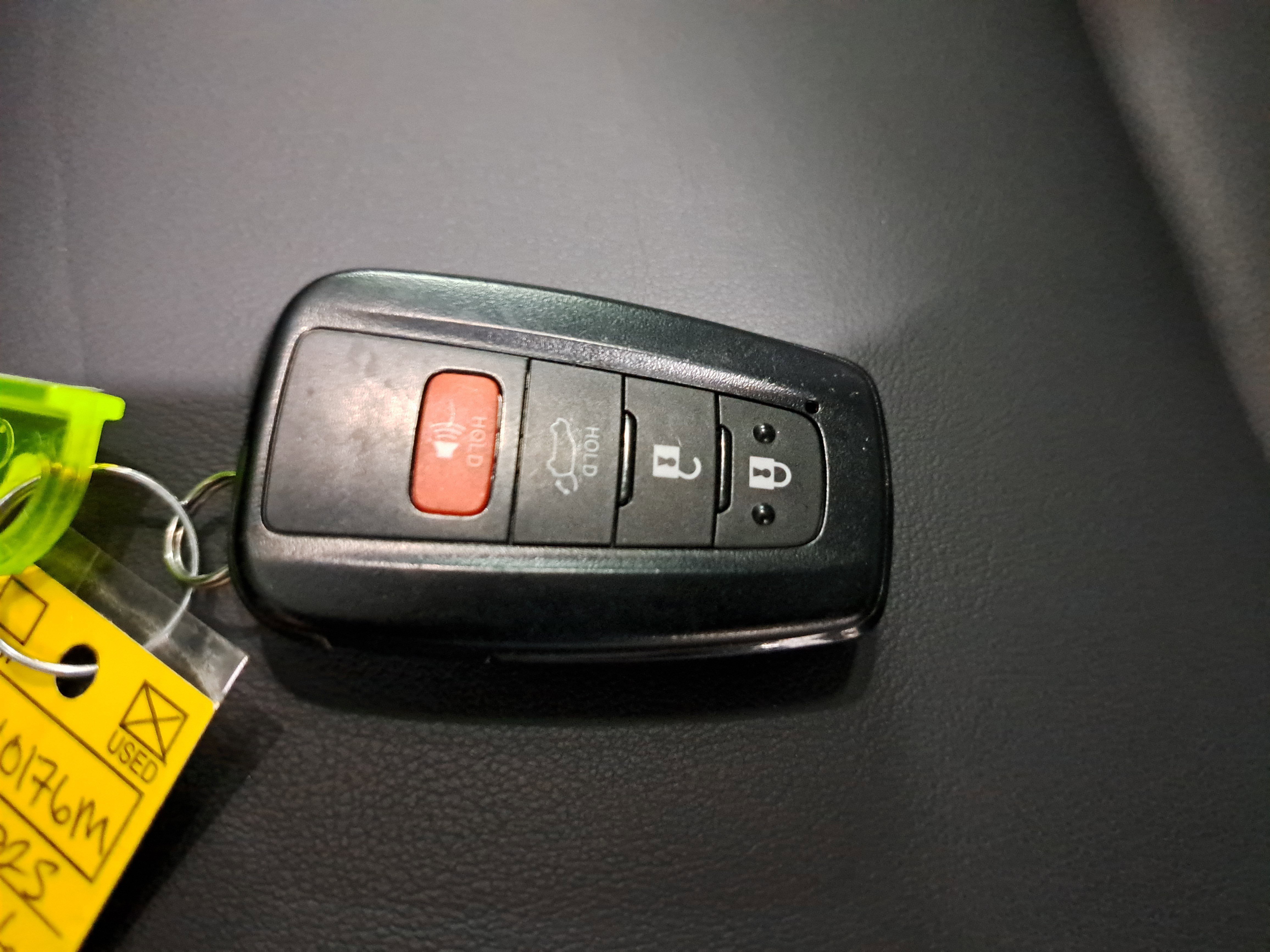 Used 2025 Toyota RAV4 XLE Premium image 36