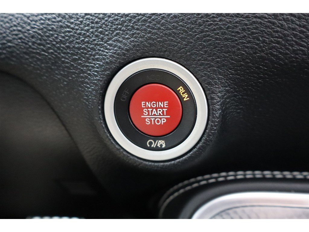 Used 2016 Dodge Challenger SRT Hellcat image 31