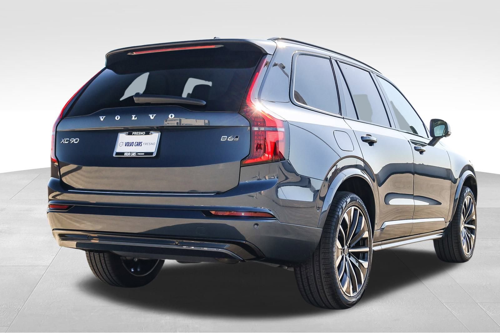 New 2026 Volvo XC90 B6 Ultra w/ Protection Package image 5