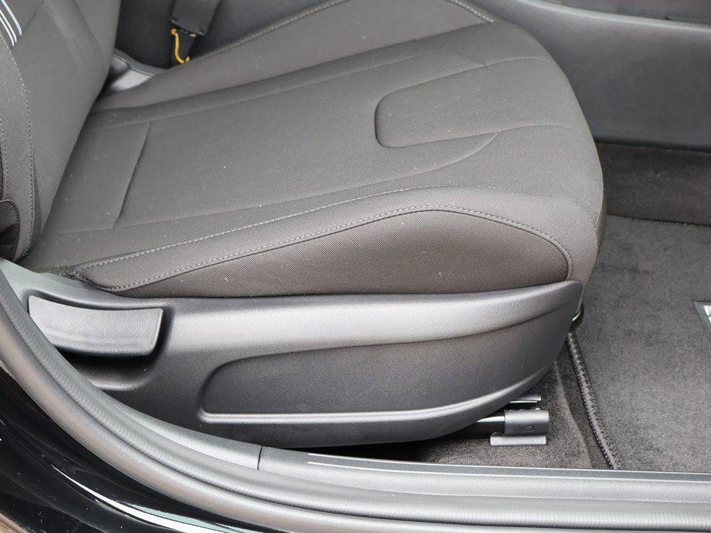 New 2025 Hyundai Elantra Sport image 11