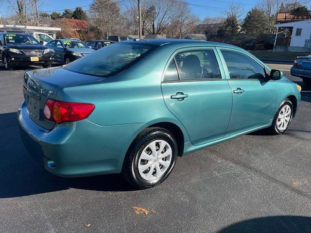 Used 2010 Toyota Corolla LE image 1