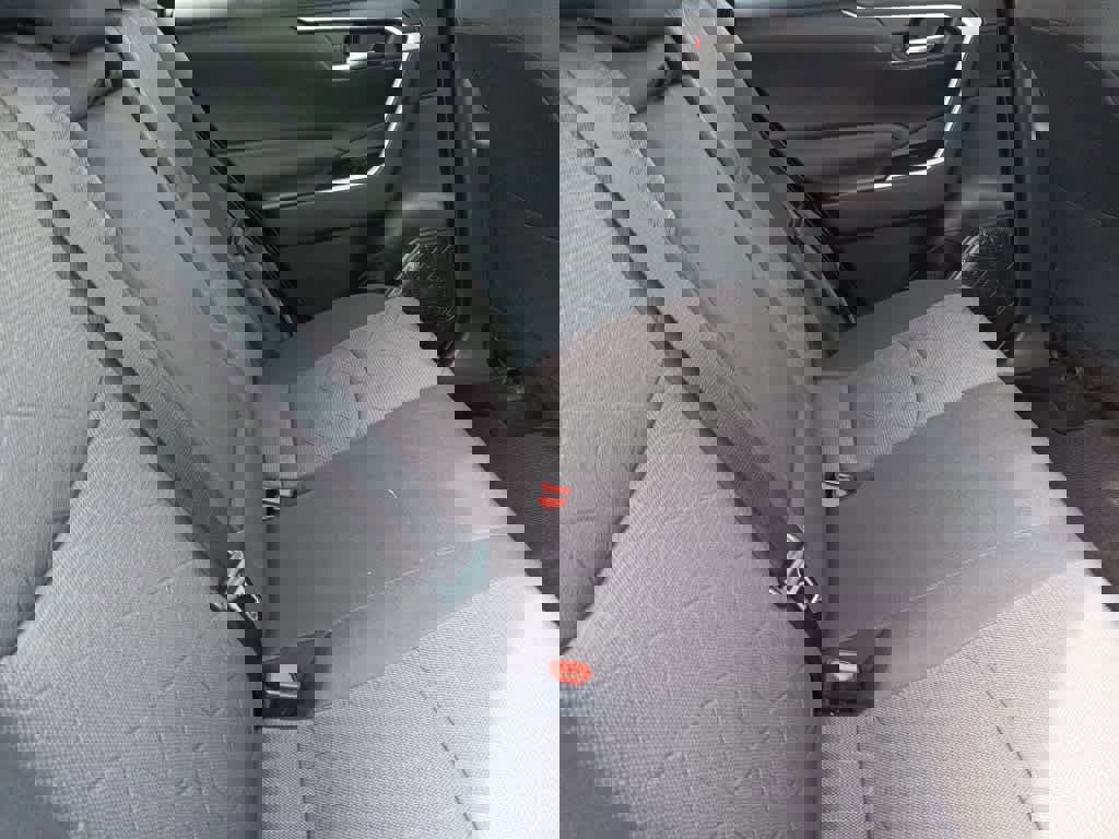 Used 2022 Toyota RAV4 XLE w/ Convenience Package image 23