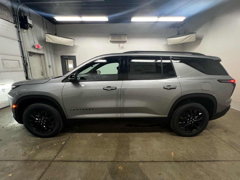 New 2026 Chevrolet Traverse LT w/ Midnight/Sport Edition image 5