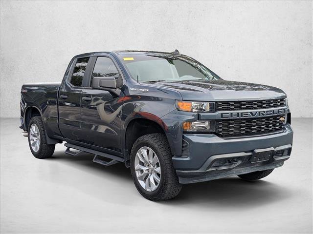 Used 2020 Chevrolet Silverado 1500 Custom w/ Custom Value Package image 3