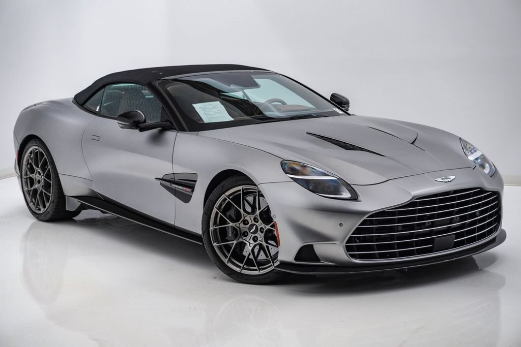 Used 2026 Aston Martin Vanquish Convertible RWD image 7